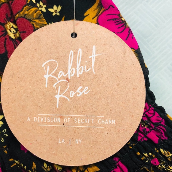 Rabbit Rose Short Sleeve Floral Blouse NWT - Picture 5 of 6